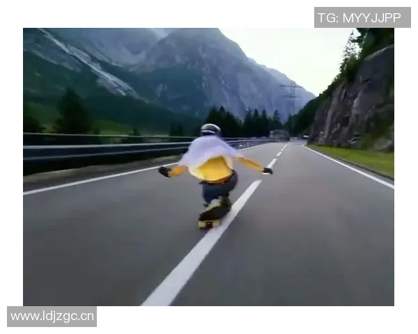 广州滑板队引领潮流最新滑板配合TOP10精彩呈现 广州滑板队引领潮流最新滑板配合TOP10精彩呈现